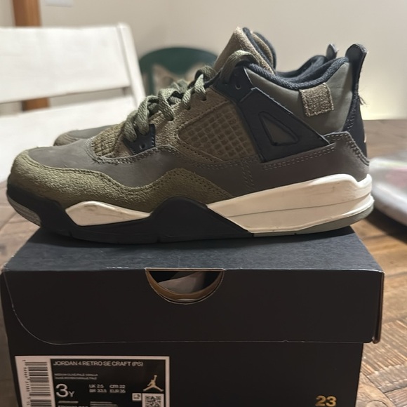 Jordan 4 Retro SE Craft size 3 YOUTH , EUC! - Picture 3 of 8